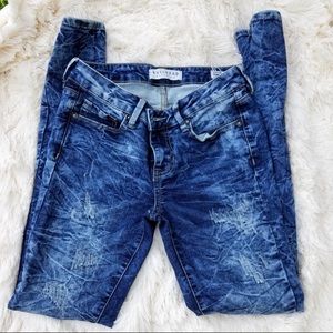 🆕Bullhead Distressed LowRise Skinniest Blue Jeans